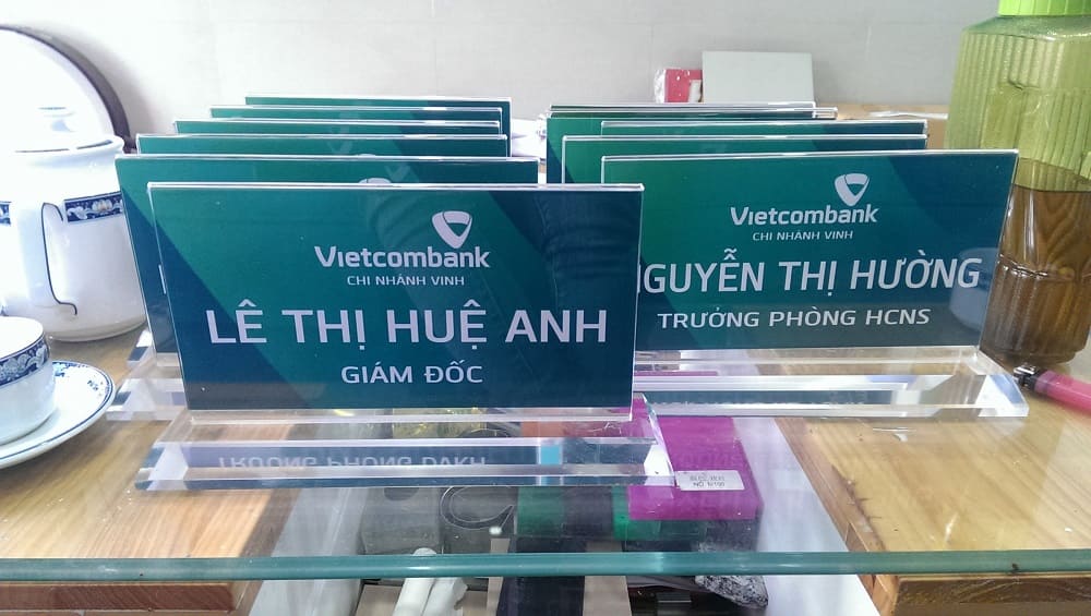 Biển chức danh để bàn